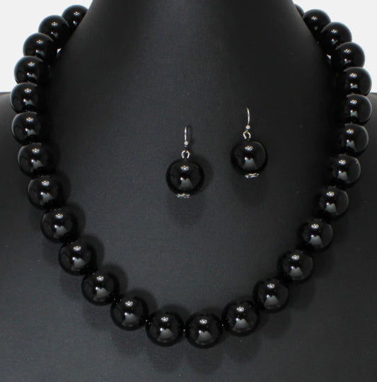 Black Pearl Necklace